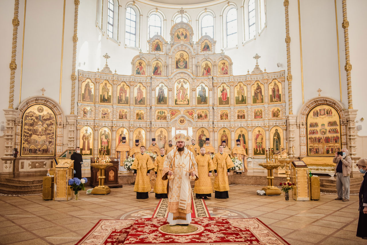 Литургия в храме Живоначальной Троицы в честь тысячелетия крещения Руси